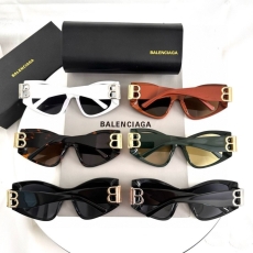 BALENCIAGA